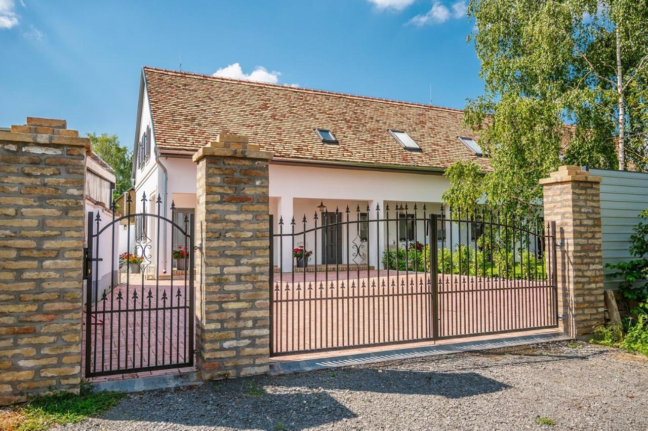 Palkonyha Panzio Speiz Gasztromuhely Bed & Breakfast Palkonya Luaran gambar